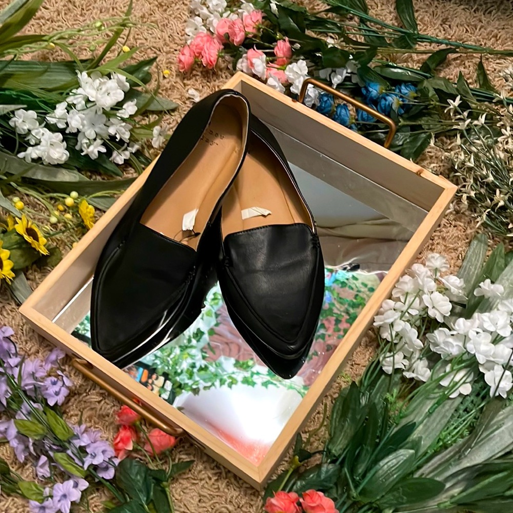 NWT Black Loafers